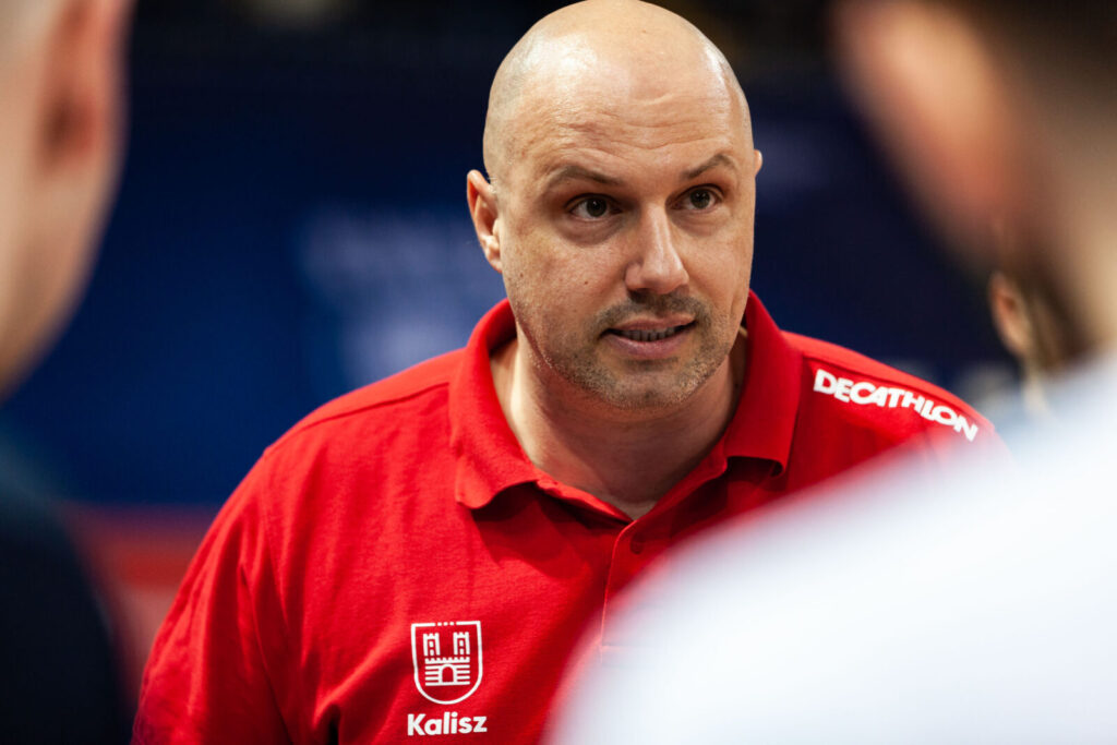 Trener Paweł Noch w trakcie domowego meczu z Grupą Azoty Unią Tarnów / fot. Michał Rabiega Trener Paweł Noch w trakcie domowego meczu z Grupą Azoty Unią Tarnów / fot. Michał Rabiega